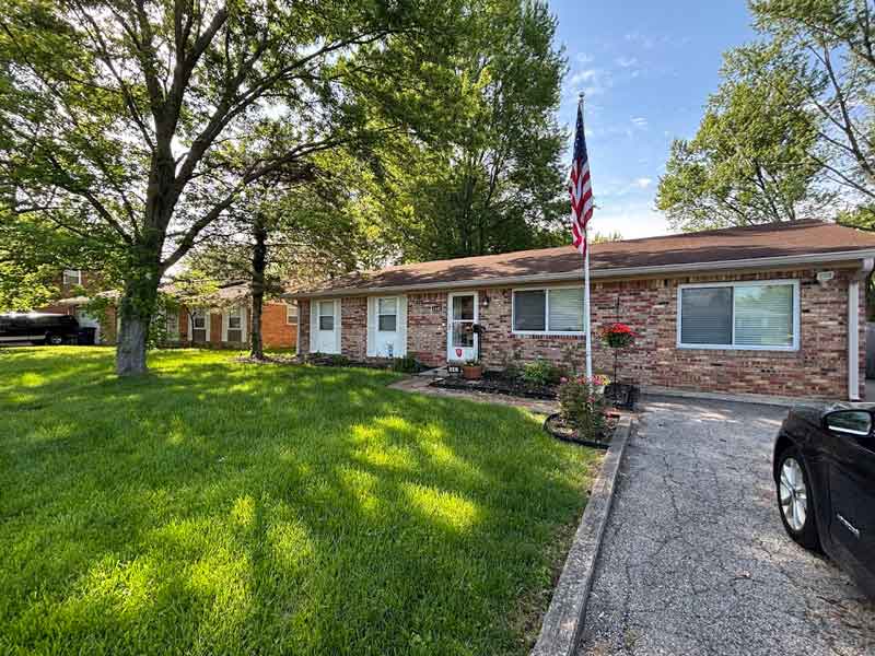 1445 Biloxi Ln, Beech Grove, IN 46107