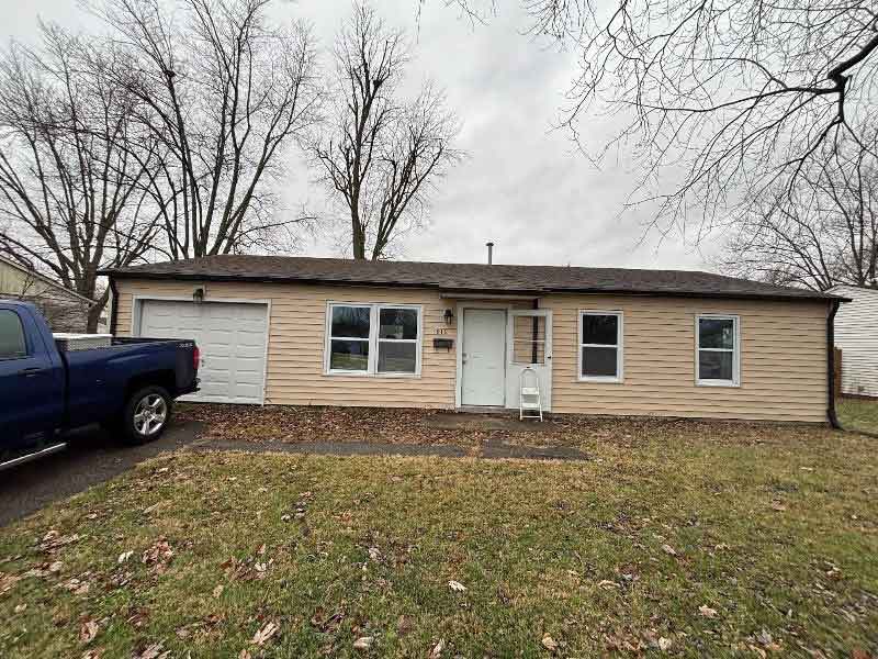 916 School St, Greenfield, IN 46140