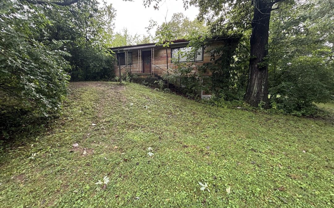 1702 Hickory Ln, Greenfield, IN 46140