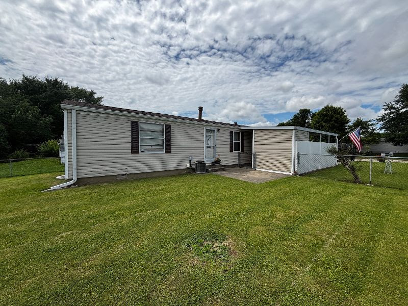 1095 Southpointe Dr, Franklin, IN 46131